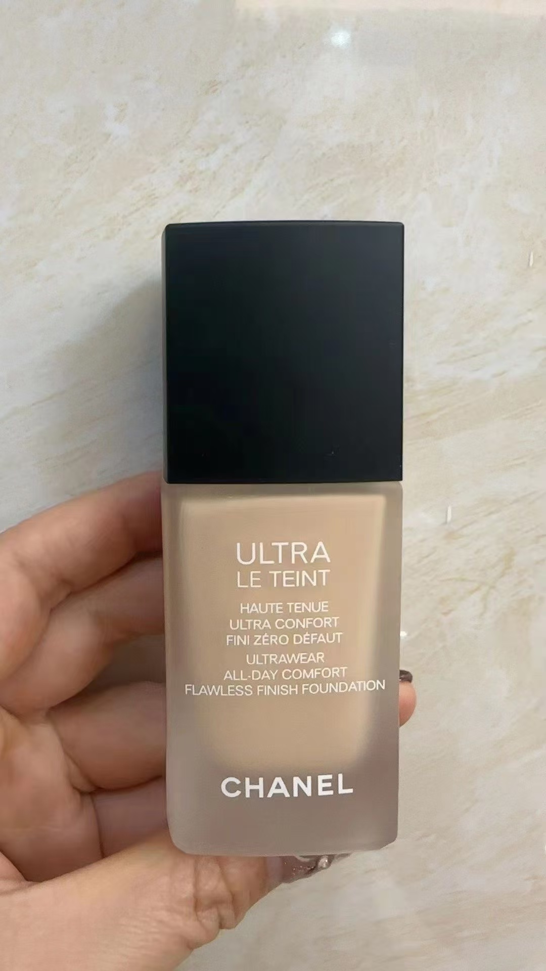 CHANEL Ultra Le Teint Ultrawear All-Day Comfort Flawless Finish Foundation