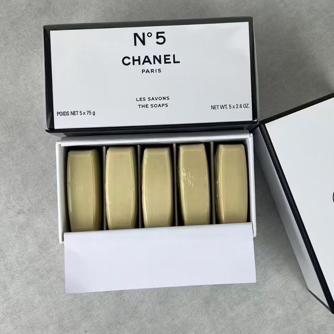 CHANEL N°5 The Soaps Gift Set