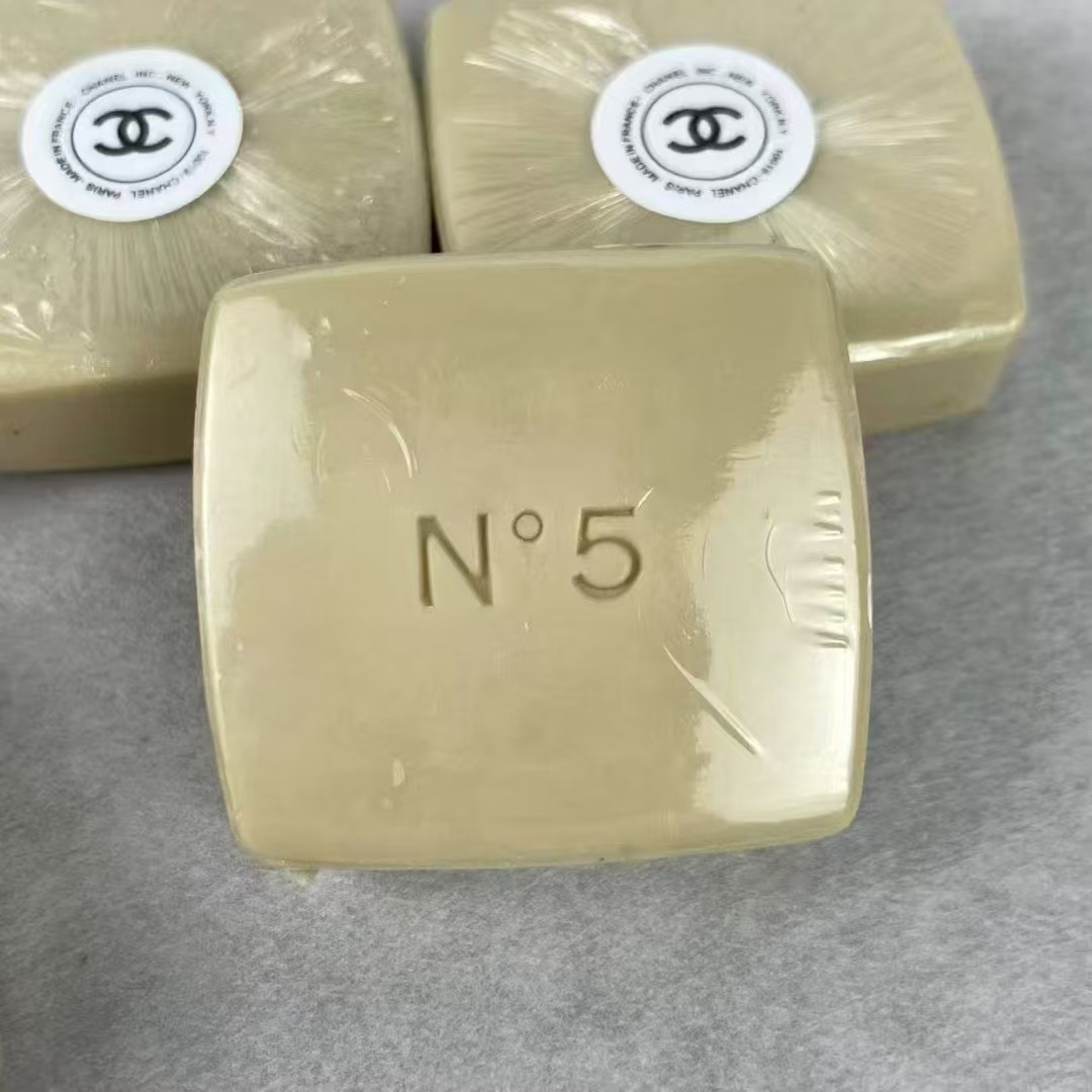 CHANEL N°5 The Soaps Gift Set