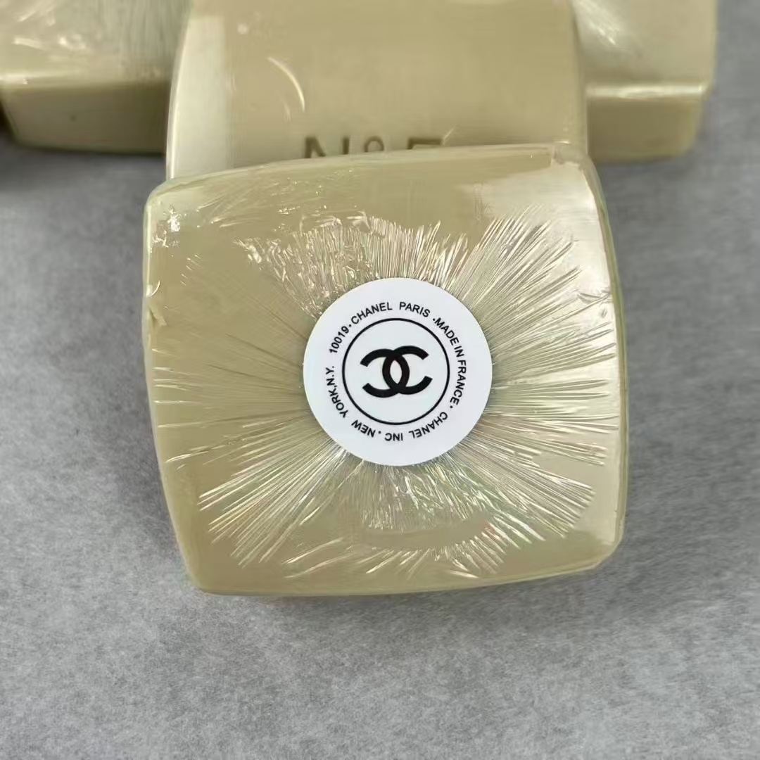 CHANEL N°5 The Soaps Gift Set