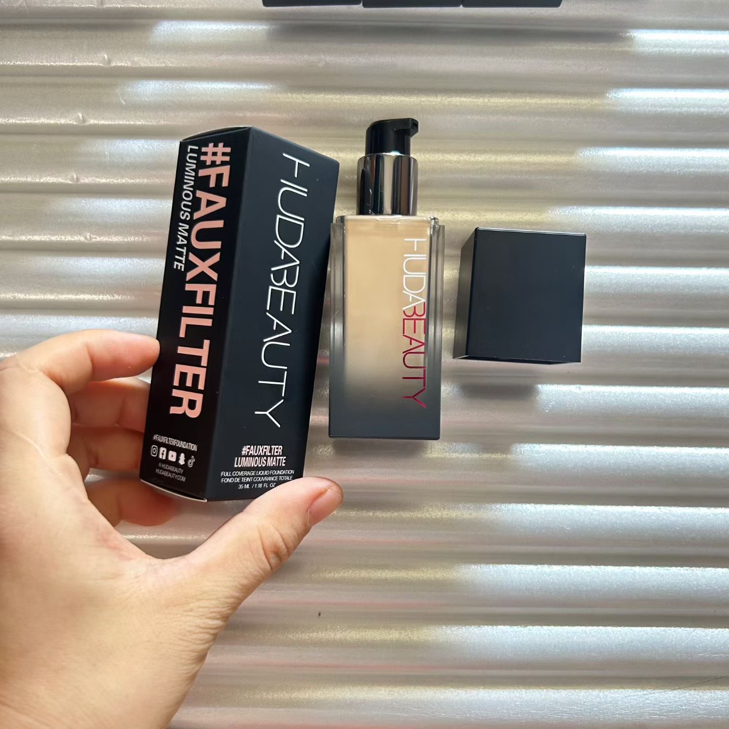 Huda Beauty #FauxFilter Luminous Matte Liquid Foundation