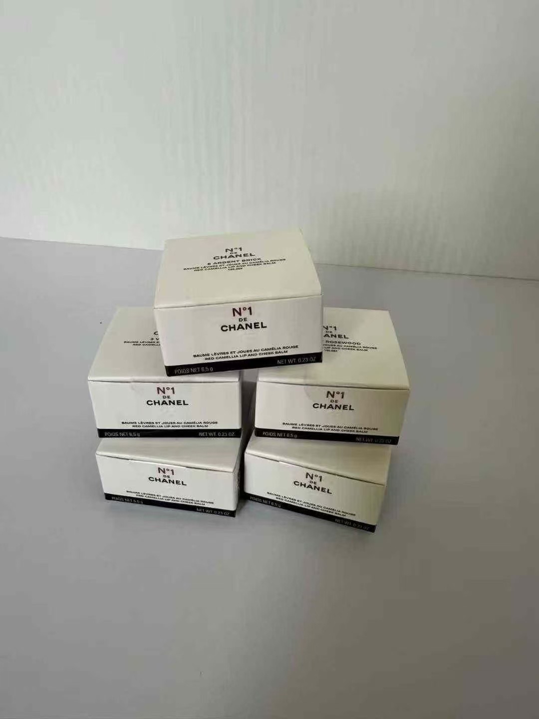 CHANEL N°1 De Chanel Lip &amp; Cheek Balm