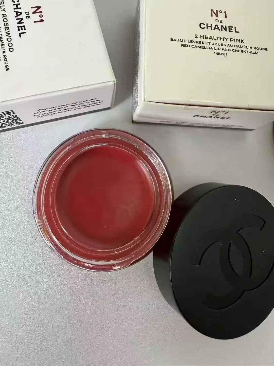 CHANEL N°1 De Chanel Lip &amp; Cheek Balm
